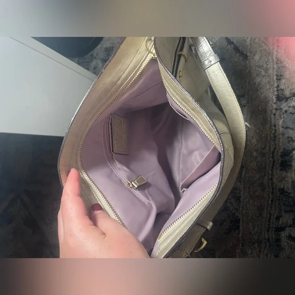❤️‍🔥BOGO FREE Authentic Coach Elevated Collette Gold Metallic Leather Bag Tote - Picture 5 of 6